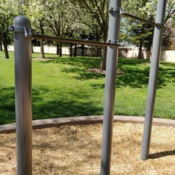 Meadows Park - Pullup bars