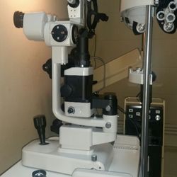 Slit lamp microscope.