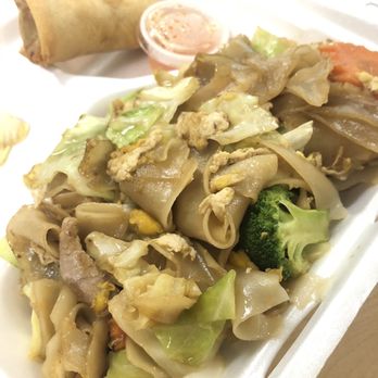 Bangkok Thai - L15. Pad See Ew Lunch Special - Thai Near Me - Glendale, Arizona Bangkok Thai - L15. Pad See Ew Lunch Special - Thai Near Me - Glendale, Arizona