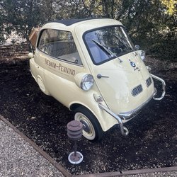 Niebaum Pennino - BMW Isetta Car at the Entry
