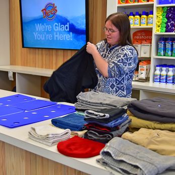 Dee S Cleaners Laundromat 36 Photos Dry Cleaning 900 Farmington Ave Bristol Ct Phone Number