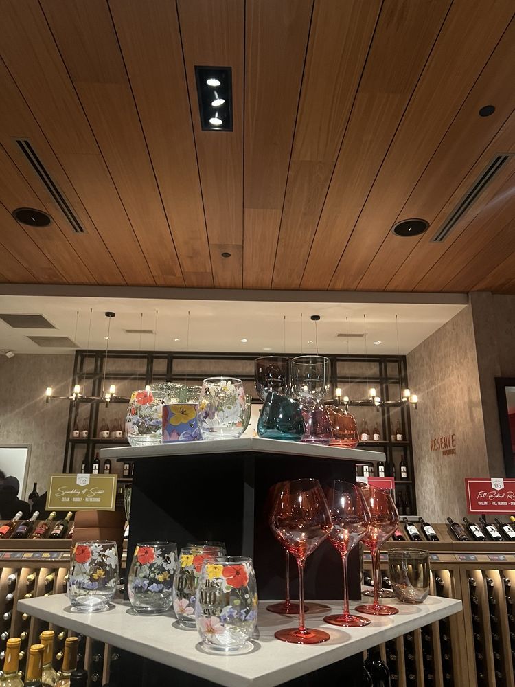 Cooper’s Hawk Winery & Restaurant