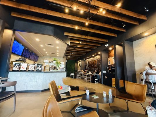 Tom N Toms Coffee by null