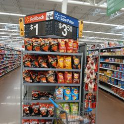 Walmart Supercenter - I don't know what's going on at this end cap.
