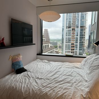 citizenM Austin Downtown - King size beds & large windows - Hotels Near Me - Austin, Texas citizenM Austin Downtown - King size beds & large windows - Hotels Near Me - Austin, Texas