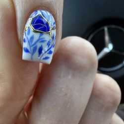 Demure Nails & Spa - Chloe nail design