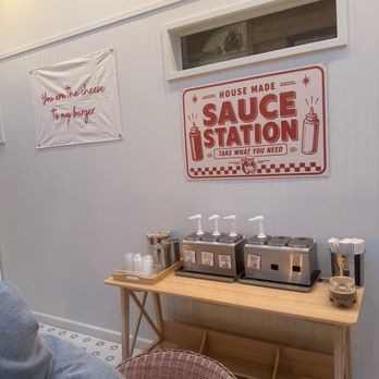 Iggys Burger - Sauce station - Burgers Near Me - San Francisco, California