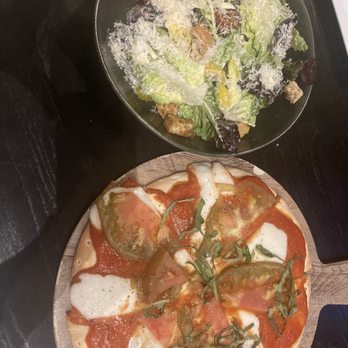Santa Clara Marriott - Margarita pizza & salad - Hotels Near Me - Santa Clara, California Santa Clara Marriott - Margarita pizza & salad - Hotels Near Me - Santa Clara, California