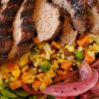 Wayfinder - Aztec multi-grain bowl, with whiskey maple vinaigrette with Sirloin - American Near Me - Estes Park, Colorado Wayfinder - Aztec multi-grain bowl, with whiskey maple vinaigrette with Sirloin - American Near Me - Estes Park, Colorado