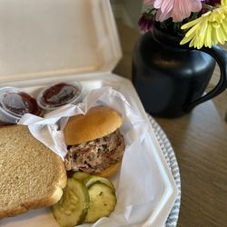 Sharp's BBQ - Bbq pulled pork slider