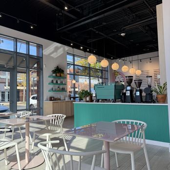 Authors Ice Creams & Coffee - Ice Cream & Frozen Yogurt Near Me - Ashburn, Virginia