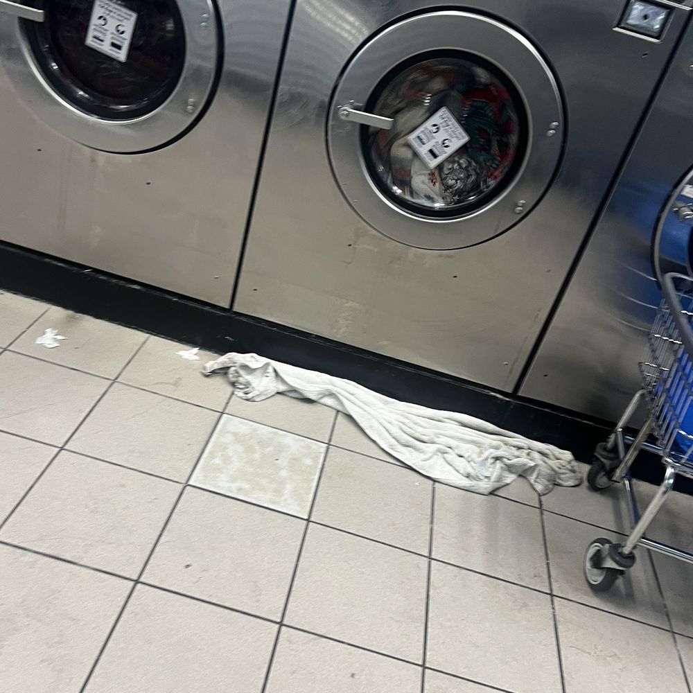 Oak Ridge Laundromat - Dirty - Laundromat Near Me - Orlando, Florida Oak Ridge Laundromat - Dirty - Laundromat Near Me - Orlando, Florida