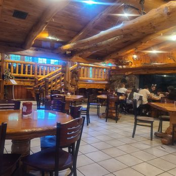 River's Edge Pub & Grub - American Near Me - Wisconsin Dells, Wisconsin River's Edge Pub & Grub - American Near Me - Wisconsin Dells, Wisconsin