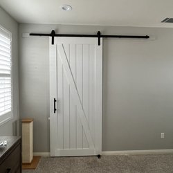 Alex Handyman - Barn door