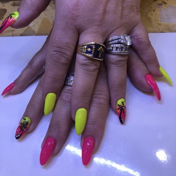 Bella & Me Nails - Nail Salons Near Me - Jacksonville, Florida