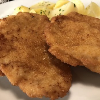 Šalanda - Pork schnitzel with potatoes. - Czech Near Me - Praha-8, Puerto Rico