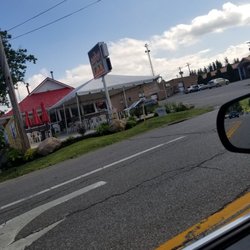 Johnny's Grill & Pizzeria - Beautiful day for Johnny's