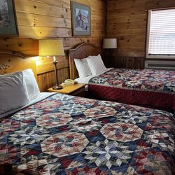 Reid Ridge Lodge - Double beds