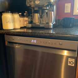 Zhen's Appliance Service - LG dishwasher after repair