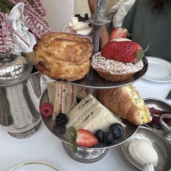 The Drawing Room - Traditional Afternoon Tea - The Drawing Room at Prince of Wales in Niagara-on-the-Lake - December 2025 - Tea Rooms Near Me - Niagara-on-the-Lake, Ontario The Drawing Room - Traditional Afternoon Tea - The Drawing Room at Prince of Wales in Niagara-on-the-Lake - December 2025 - Tea Rooms Near Me - Niagara-on-the-Lake, Ontario