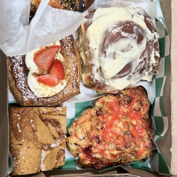 Sugar Moon Bakery - Bakeries Near Me - Chicago, Illinois