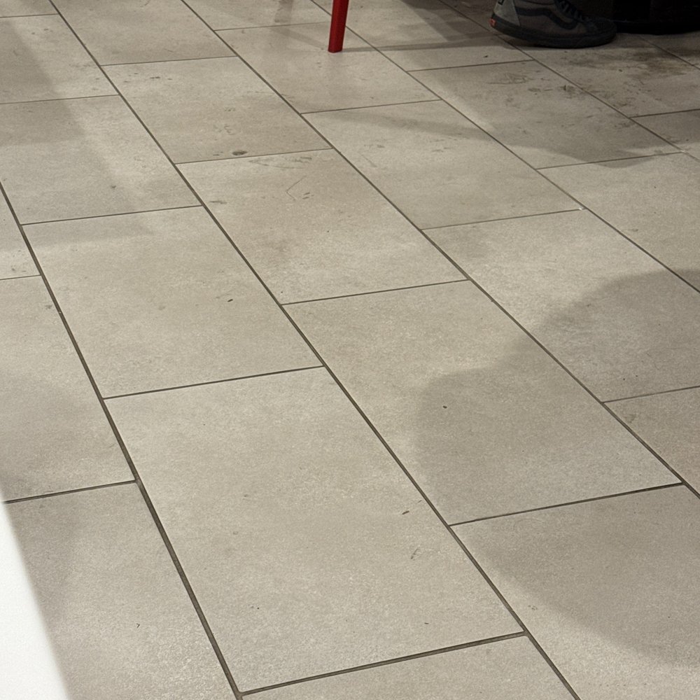 Very dirty floors. Very dirty floors.