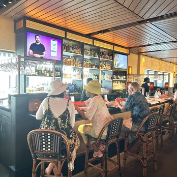 The Cheesecake Factory - Bar Area - Desserts Near Me - Miami Beach, Florida