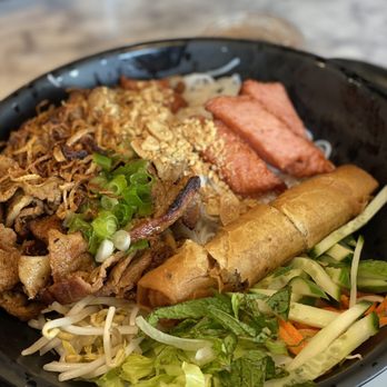 Yums Kitchen - Trio vermicelli - Vietnamese Near Me Yums Kitchen - Trio vermicelli - Vietnamese Near Me