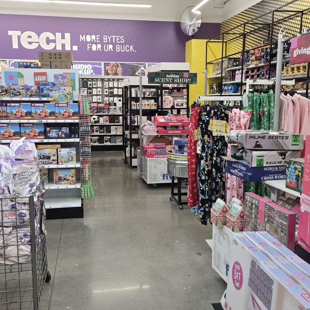 Five Below - Clean & organized - Discount Store Near Me - North Hollywood, California Five Below - Clean & organized - Discount Store Near Me - North Hollywood, California