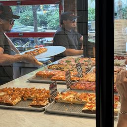 Pizza s Pizza s