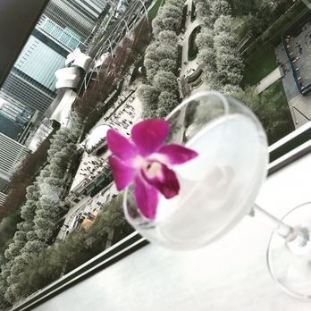 Cindy's Rooftop - Views - New American Near Me - Chicago, Illinois