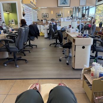 Southland Nails - Pedicure finished, waiting to dry - Nail Salons Near Me - Pacifica, California Southland Nails - Pedicure finished, waiting to dry - Nail Salons Near Me - Pacifica, California