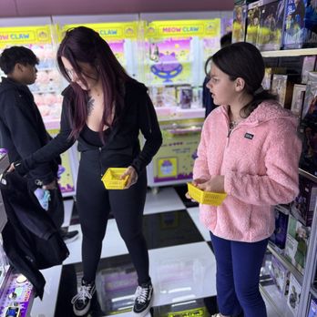 Meow Claw - Video Game Stores Near Me - Rockville, Maryland