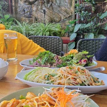 Thai Dishes MB - Pad thai, papaya salad and chicken larb - Thai Near Me - Manhattan Beach, California