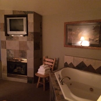 Fawn Valley Inn & Chalets - Jacuzzi, fireplace, tv - Hotels Near Me - Estes Park, Colorado Fawn Valley Inn & Chalets - Jacuzzi, fireplace, tv - Hotels Near Me - Estes Park, Colorado
