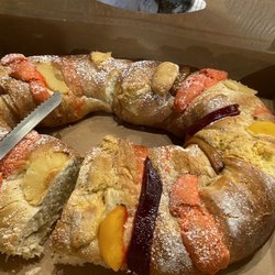 El Porvenir Produce Market - Rosca de Reyes