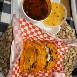 Birrieria Y Taqueria Cortez
