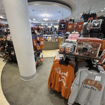 Rally House Lakeline Mall - Sports Wear Near Me - Cedar Park, Texas