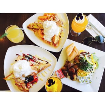 Starling Diner - French toasts and blue crab cakes - New American Near Me - Long Beach, California