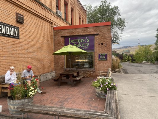 Bernice's Bakery by null
