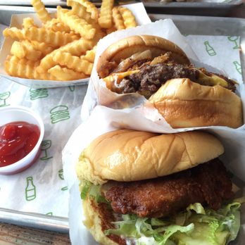 Shake Shack 479 Route 17 South - Paramus - Burgers Near Me - Paramus, New Jersey Shake Shack 479 Route 17 South - Paramus - Burgers Near Me - Paramus, New Jersey