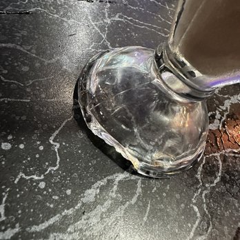 Fuddruckers - Chipped glasses - Burgers Near Me - Hialeah, Florida