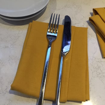 AA Flagship Lounges - New American Near Me - Miami, Florida