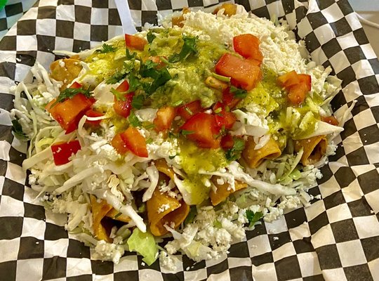 Gio y Los Magos Mexican Grill by null