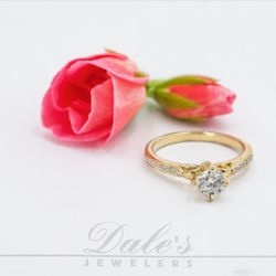 Dale's Jewelers - Yellow Gold Diamond Solitaire