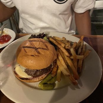 Blackfin Bistro - Wagyu burger - Seafood Near Me - Key West, Florida