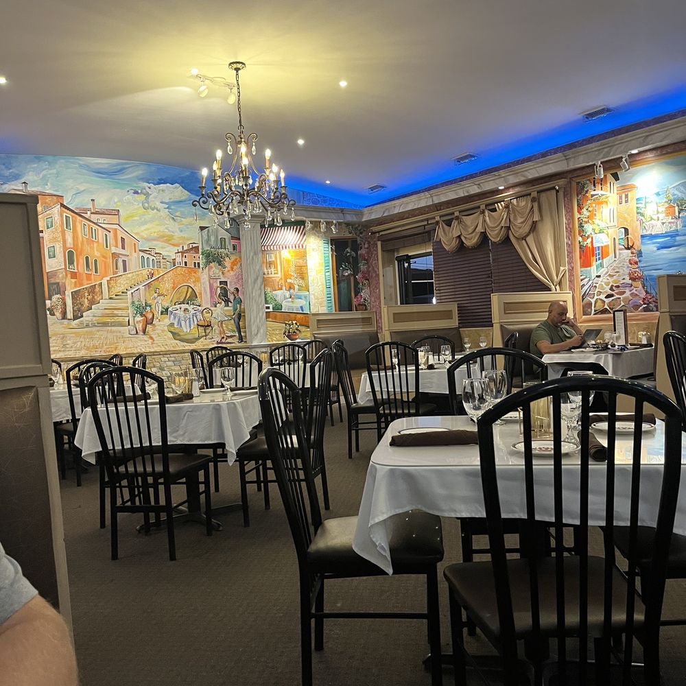 Aurelio's Italian Grill - Italian Near Me - Clinton Township, Michigan
