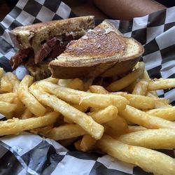 841 Brewhouse - Reuben sandwich with fries