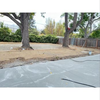 Manicure Gardening Services - Before - Landscaping Near Me