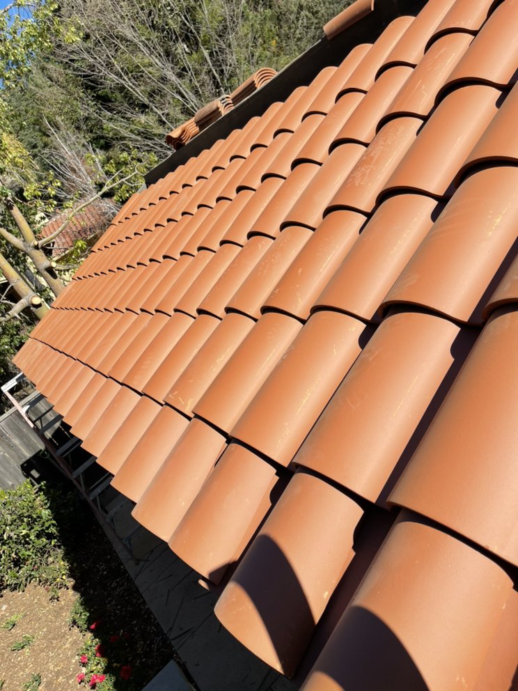 Slide of Gonzalo Roofing